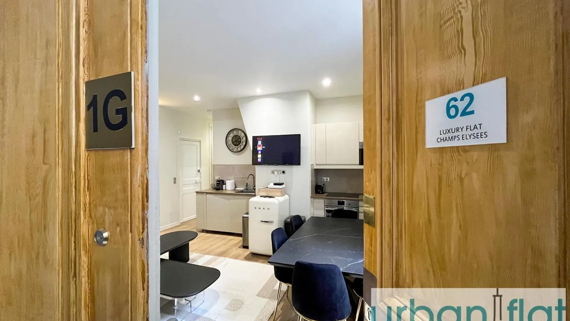 Urban Flat 62 - Beautiful Apartment Mermoz Champs-Elysees Paris France