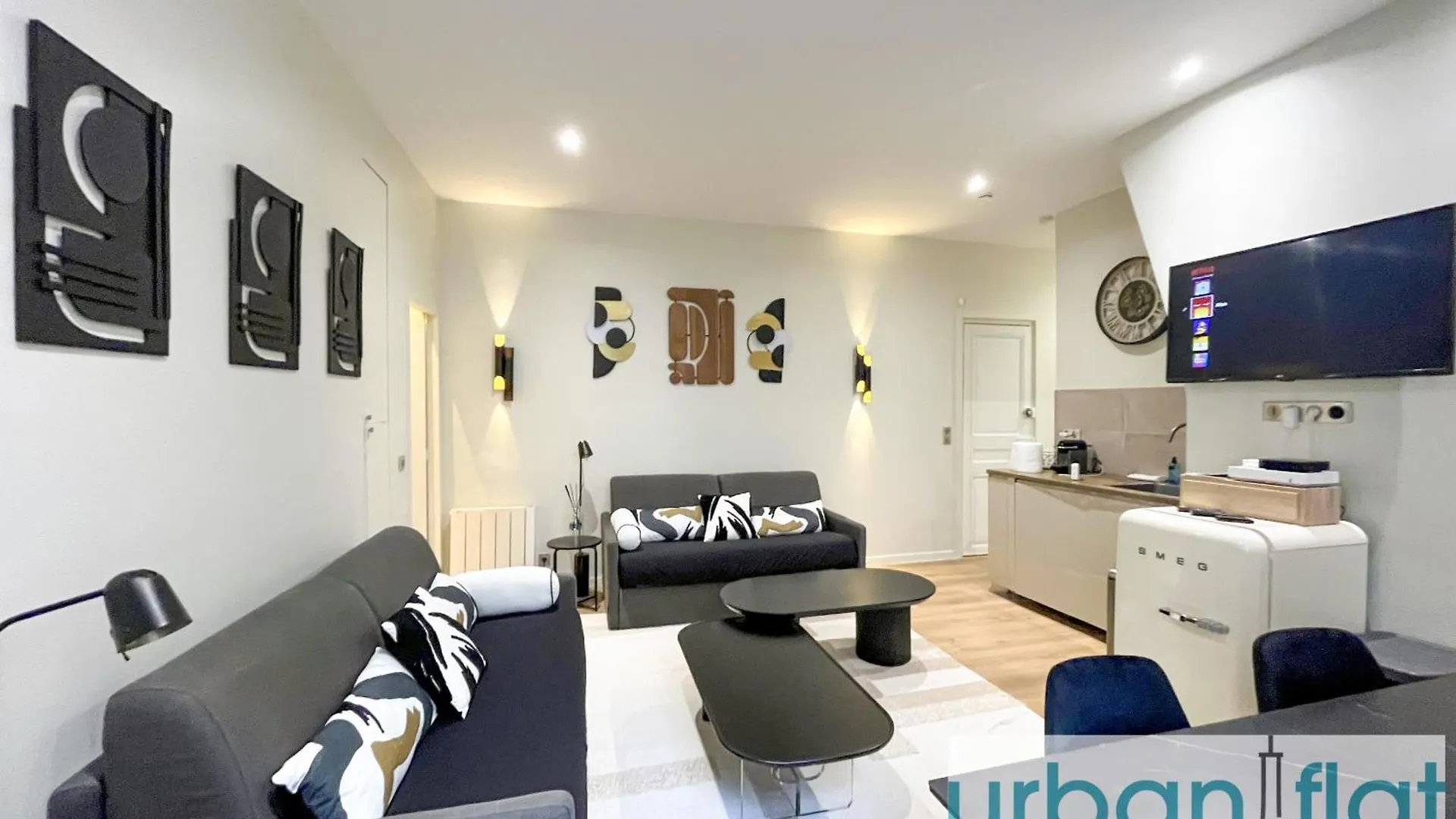 Urban Flat 62 - Beautiful Apartment Mermoz Champs-Elysees Paris France